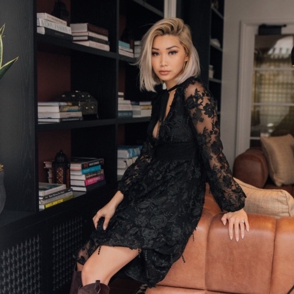 NEW Cynthia Rowley Harlow Tie Front Vneck Black Lace Midi Long Sleeve Woman’s 4 - Picture 7 of 13